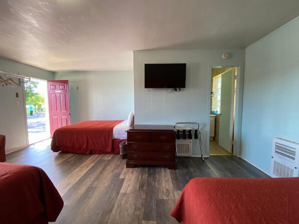 Northland Motel Bay City-Kawkawlin image 16